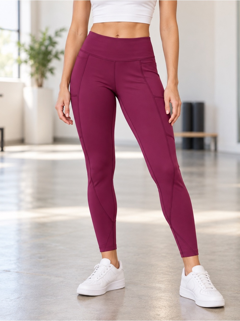 Victoria Sport Total Knockout Berry Leggings with Pockets Size Small